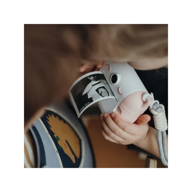 kidywolf-kidyprint-aparat-fotograficzny-z-funkcja-blyskawicznego-druku-dla-dzieci-rozowy2.webp