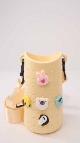 asobu-bestie-sling-etui-na-butelke-zolte-842591058493-4.jpg