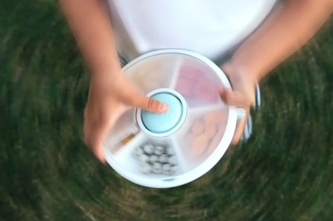gobe-duzy-pojemnik-na-przekaski-large-snack-spinner-macaron-blue-850025083461-1.webp