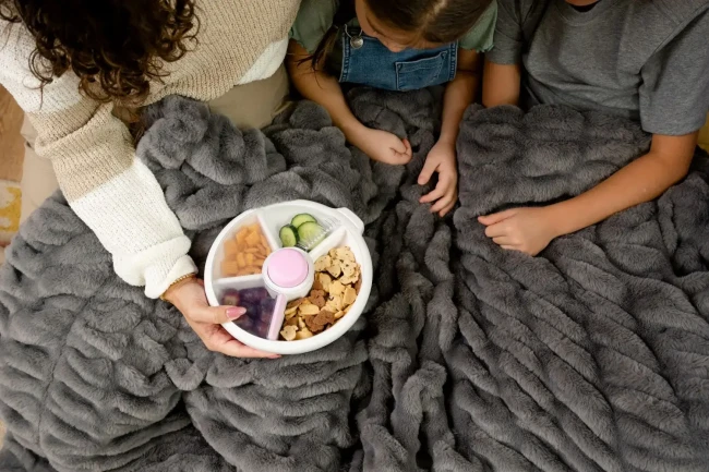gobe-duzy-pojemnik-na-przekaski-large-snack-spinner-taro-purple-850025083478-5.webp