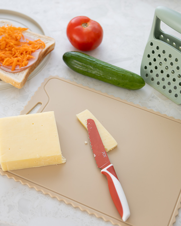 kiddikutter-bezpieczny-noz-do-nauki-krojenia-dla-dzieci-726436094887-2.png