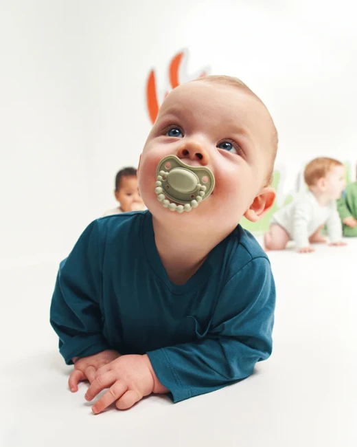 luu-kids-smoczek-pozycjonujacy-seaside-grass-6m-plus-5906058609934-1.webp