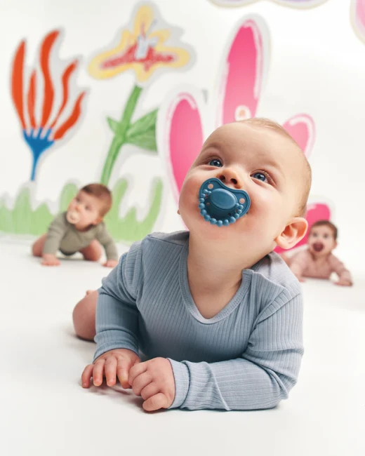 luu-kids-smoczek-pozycjonujacy-cloudy-blue-1.webp
