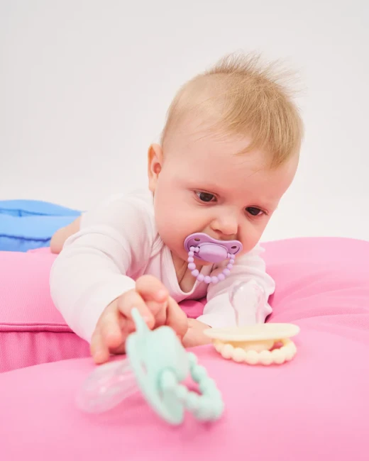 luu-kids-smoczek-pozycjonujacy-french-lavender-1.webp