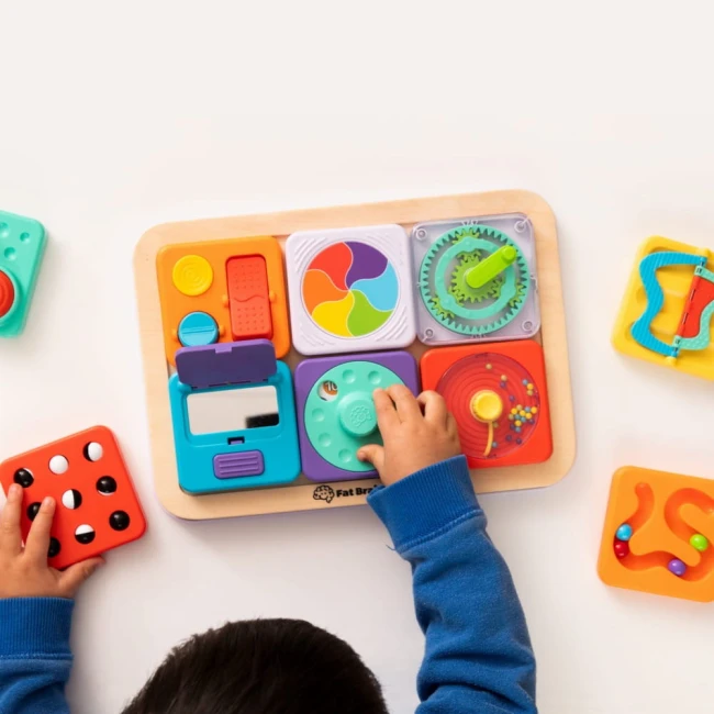 fat-brain-toys-playtab-drewniana-baza-tablicy-magnetyczna-podstawa-810074275156-3.jpg