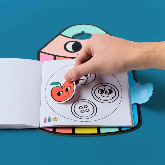 omy-montessori-ksiazeczka-z-naklejkami-figury-i-ksztalty-3plus-3760301406143-3.jpg