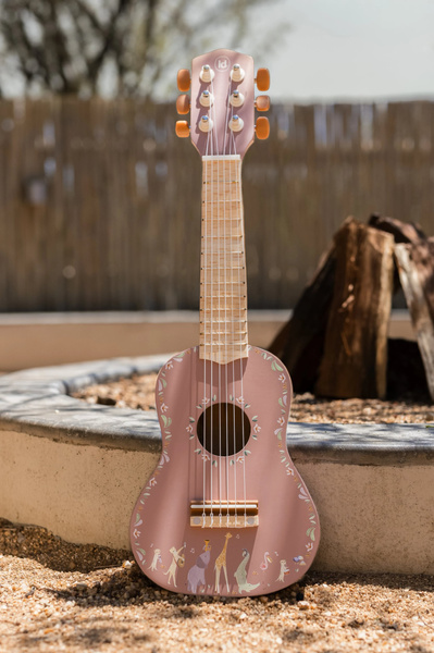 little-dutch-drewniana-gitara-rozowa-safari-friends-3plus-8713291774711-4.jpg