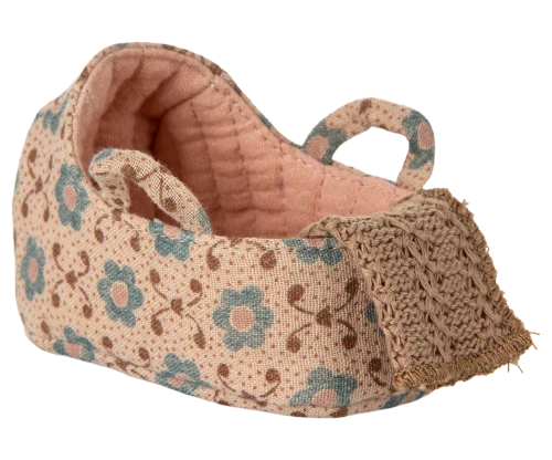 maileg-gondola-carry-cot-dla-myszki-baby-mouse-rose-3plus-5707304147817-3.webp