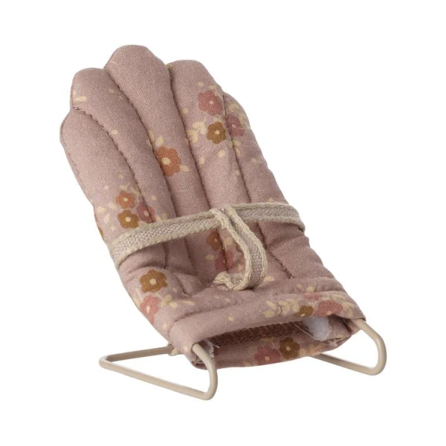 maileg-lezaczek-babysitter-my-rose-dla-myszek-3plus-5707304146841-2.jpg