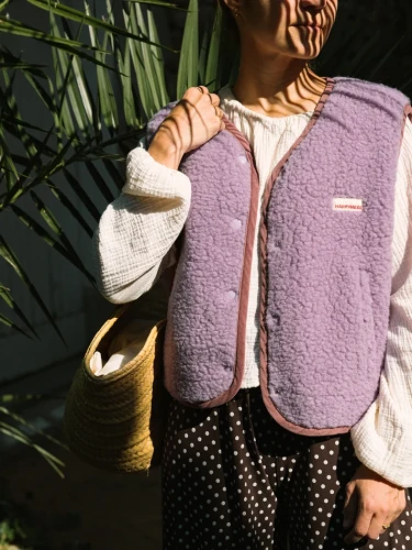 happymess-kamizelka-merino-dorosly-lilac-cloud-2.webp