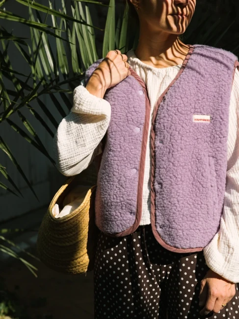 happymess-kamizelka-merino-dorosly-lilac-cloud-2.webp