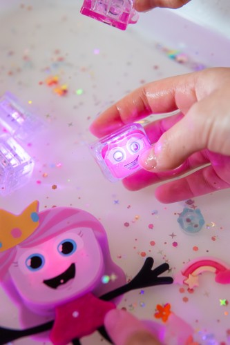 glo-pals-princess-ida-swiecace-kostki-do-wody-4-szt-3plus-850065381299-3.jpg